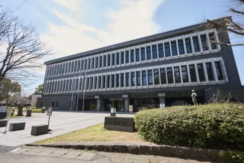 熊本県立図書館 徒歩7分（約500m）